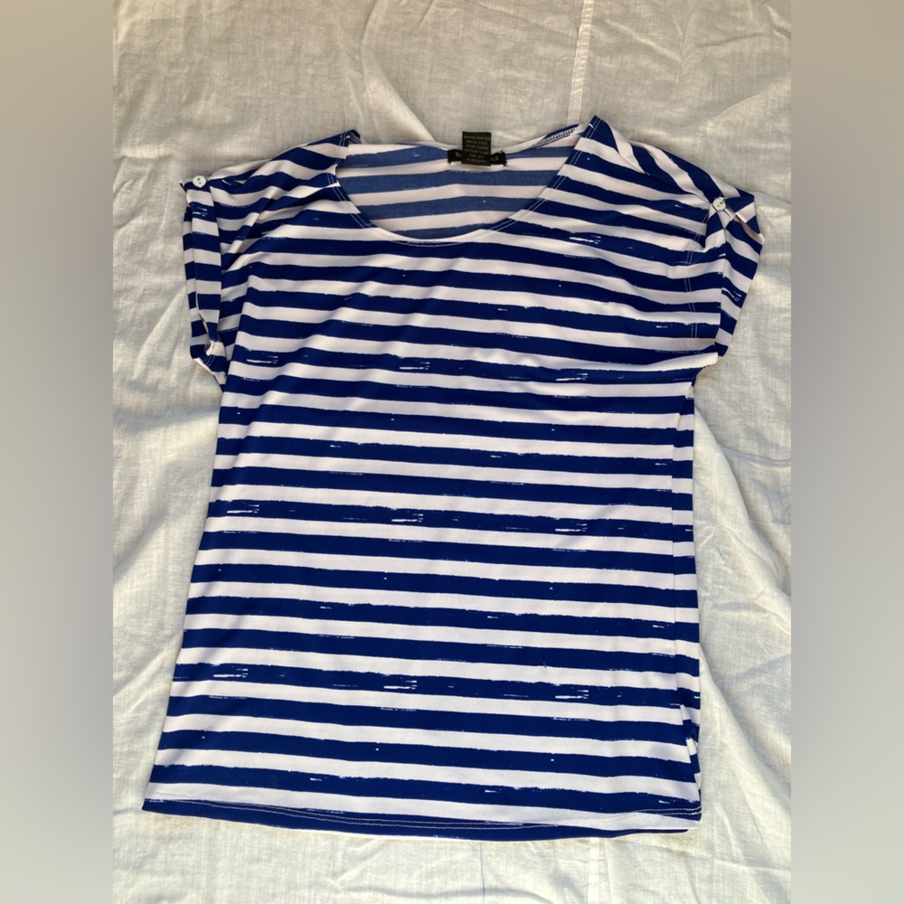 Susan Lawrence Women’s Sz Sm White and Blue Striped Top NWOT